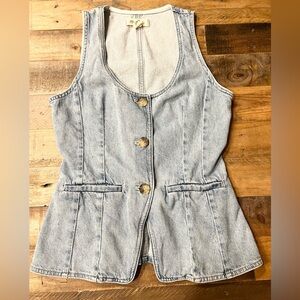 Madewell Button-Front Denim Vest | Light Wash | Size 2